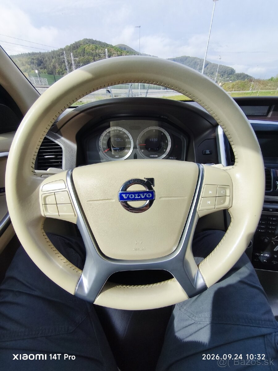 Volvo XC60 - 2
