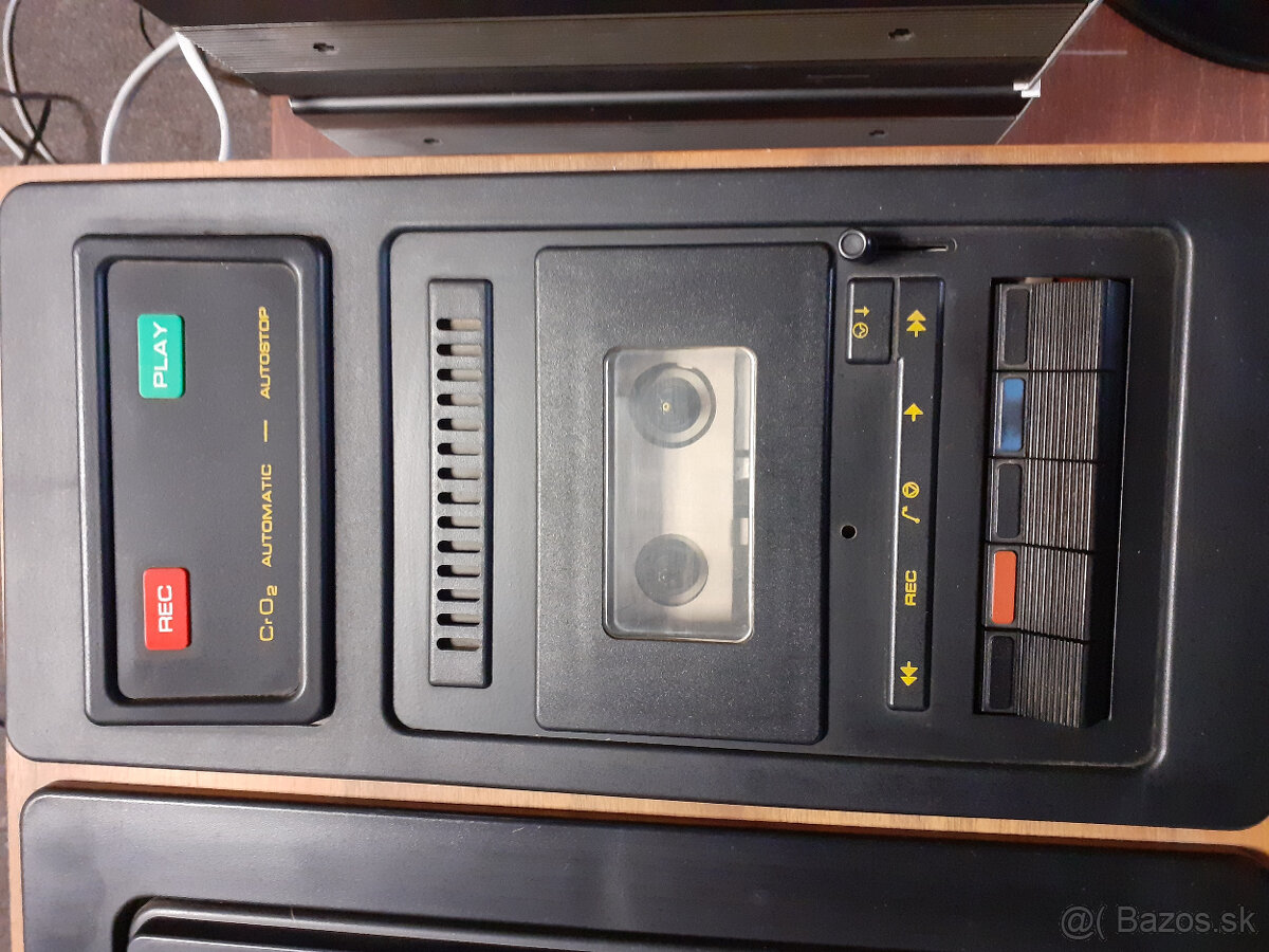 TESLA - Moderato 1037 -Gramofon +zosilňovač+rádio - 2