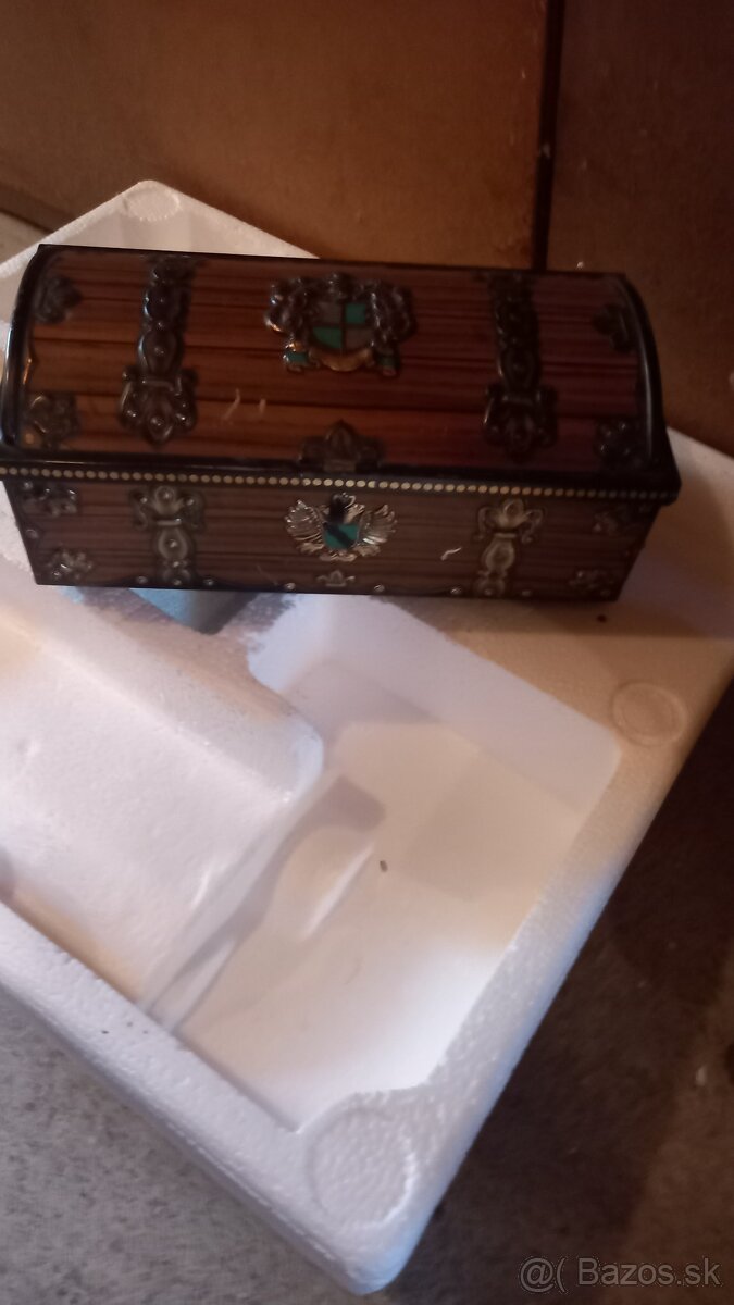 Truhlica mlynček telefón. - 2