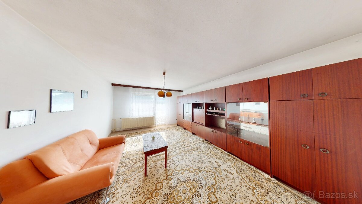 Priestranný rodinný dom – Mýtna Nová Ves - 2