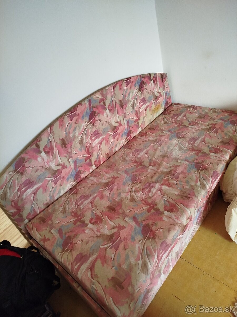 GAUČ S ÚLOŽNÝM PRIESTOROM - 2