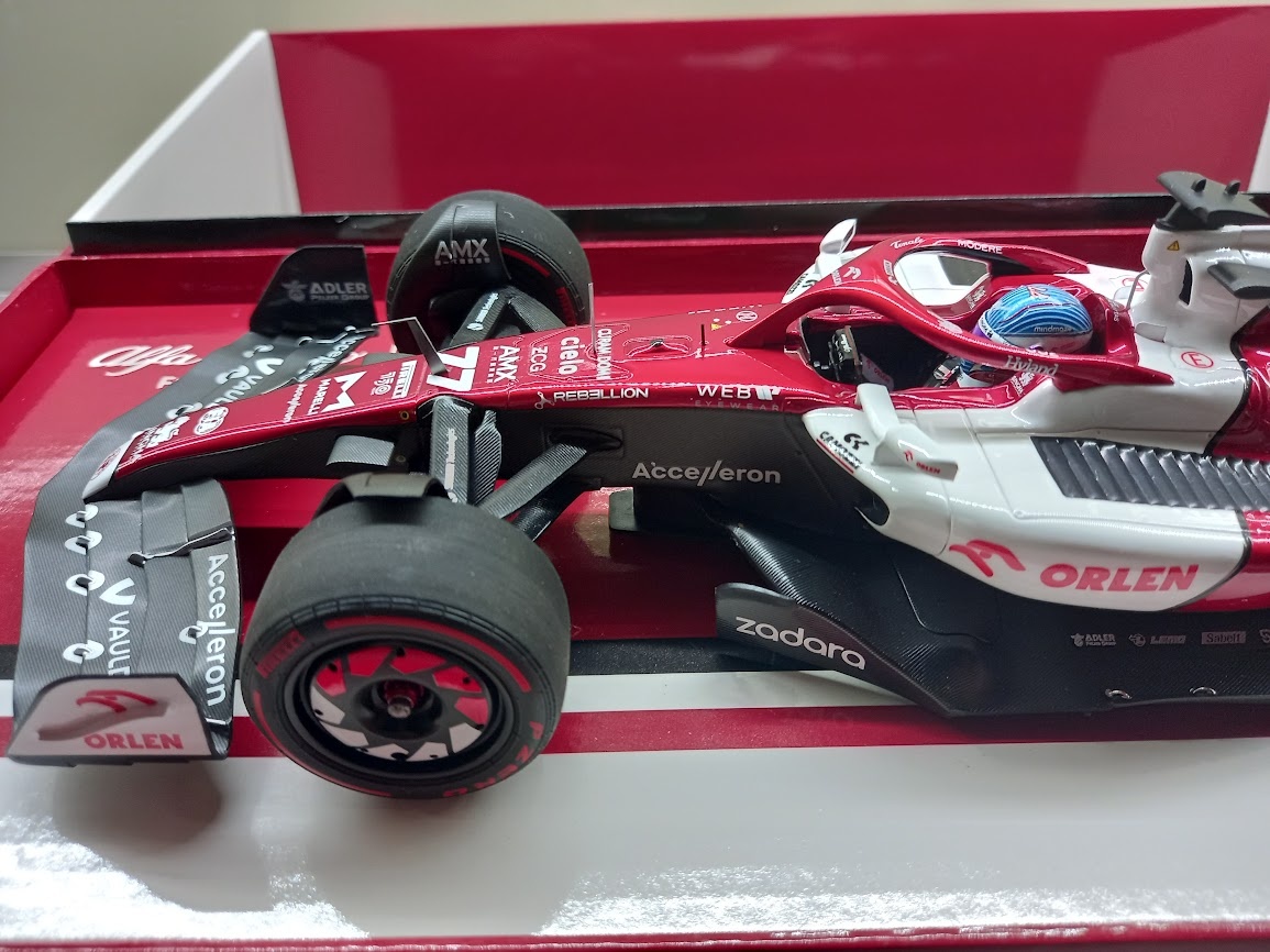 F1 ALFA ROMEO SAUBER C42 BOTTAS BAHRAIN 2022 MINICHAMPS 1:18 - 2