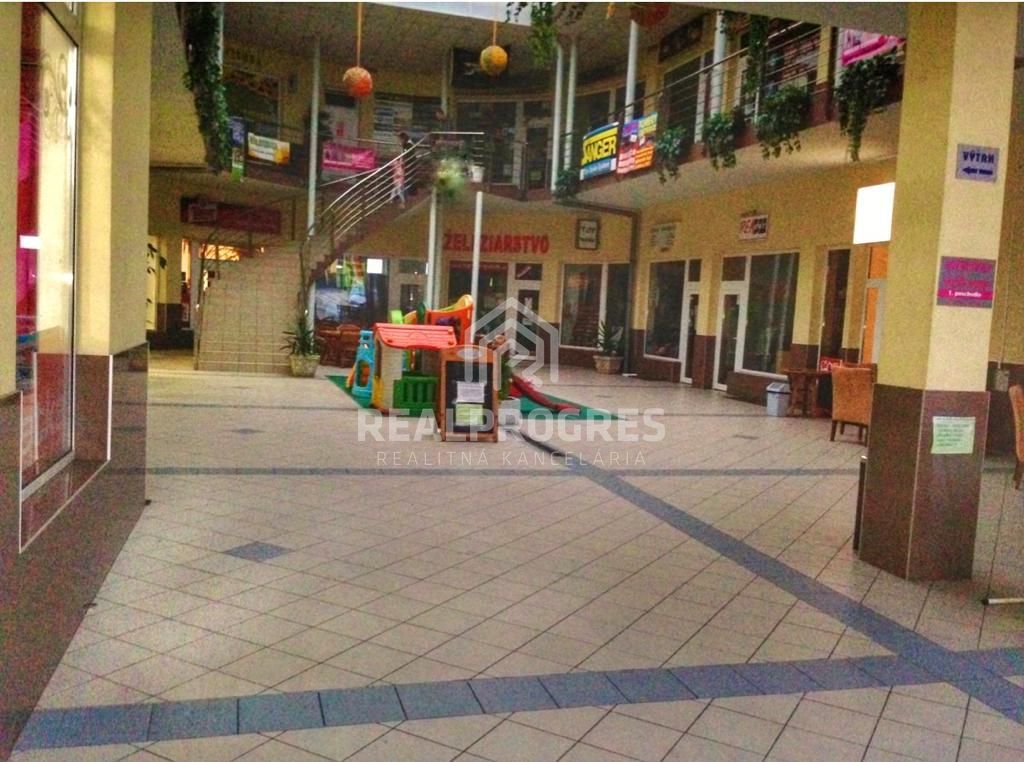 Na predaj polyfunkčný objekt v Topoľčanoch - 2