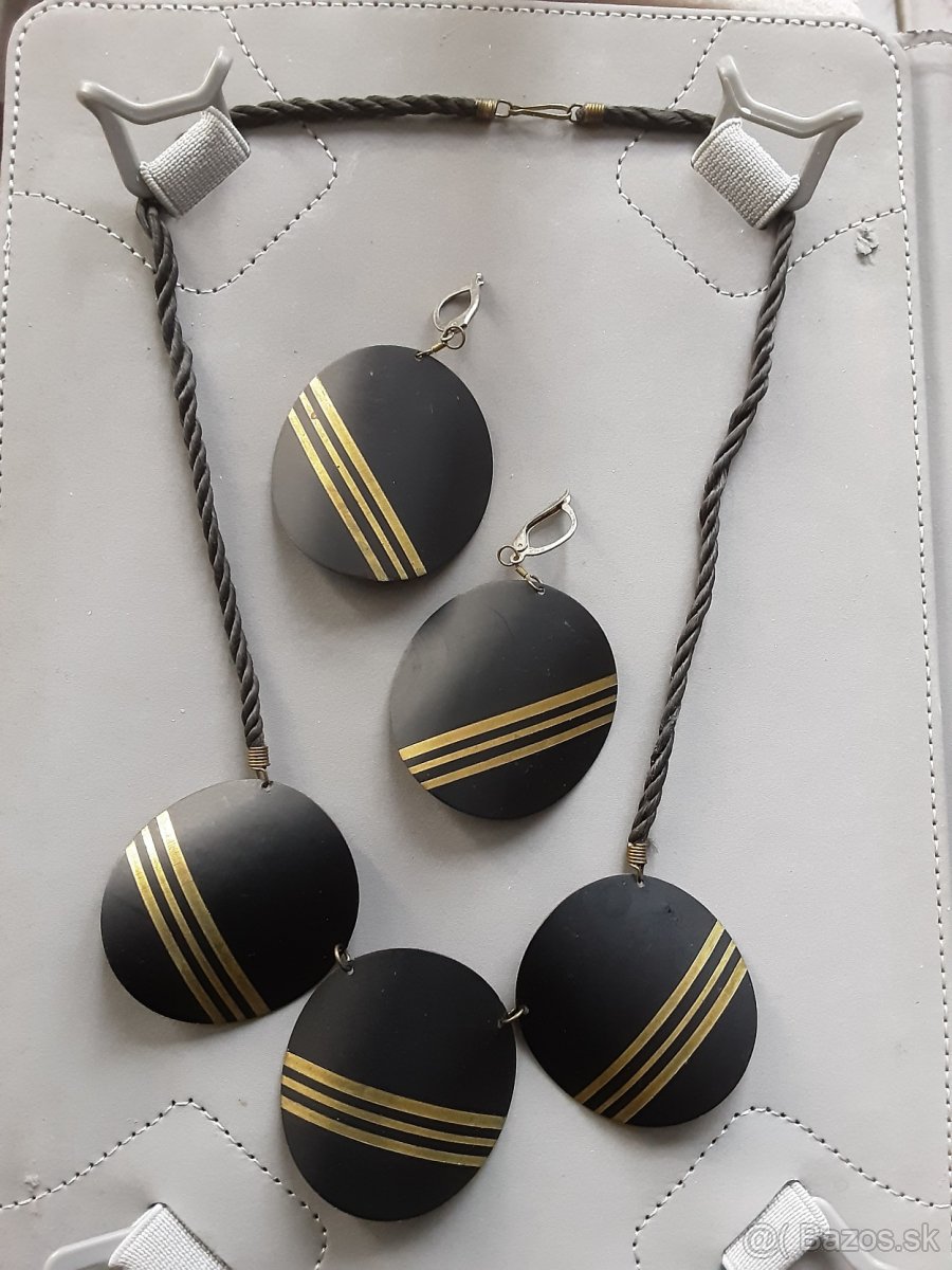 Predaj retro náhrdelníkov, náušníc, klipsní a brošní - 2