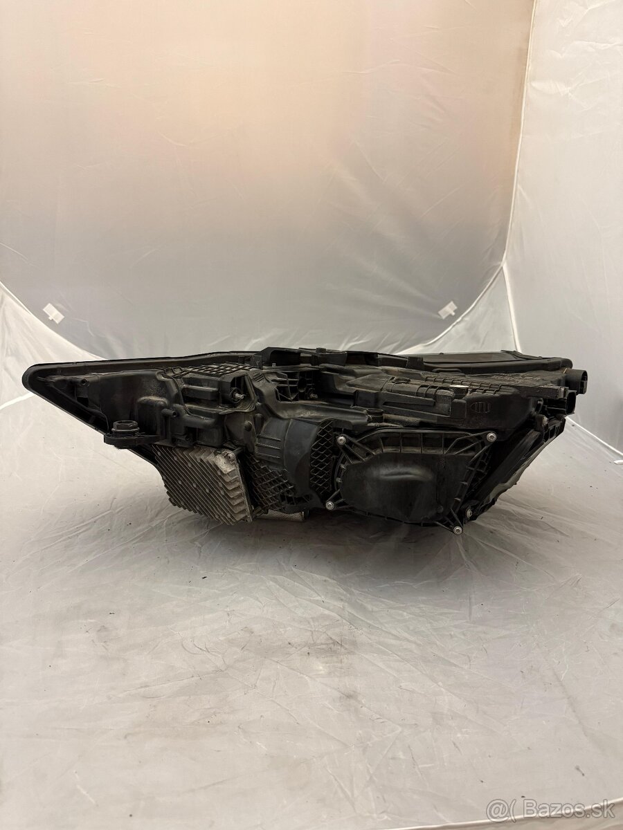 Svetlo Audi A6 C8 - 2