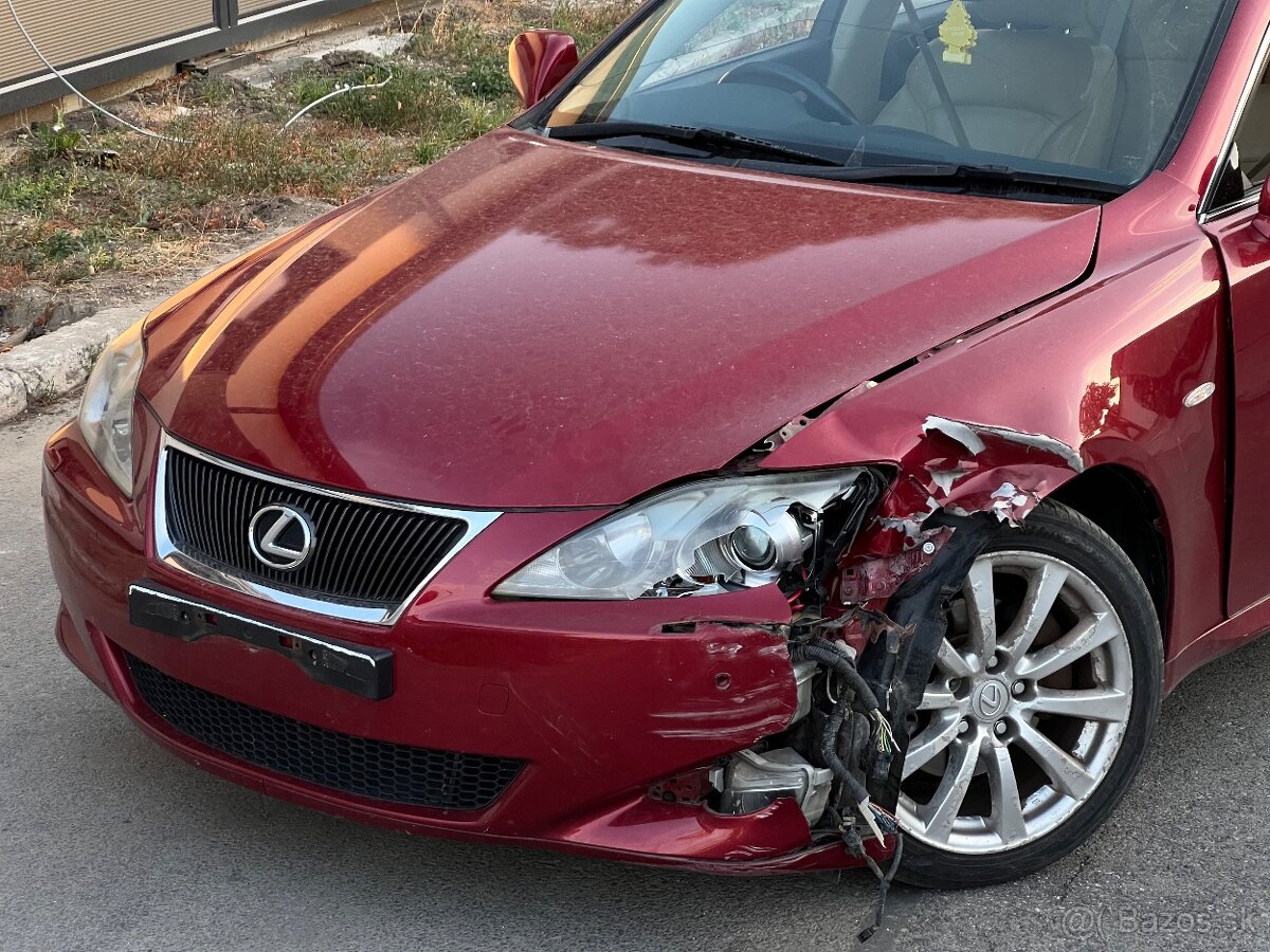 Predám Lexus IS250 V6 bez tp spz - 2