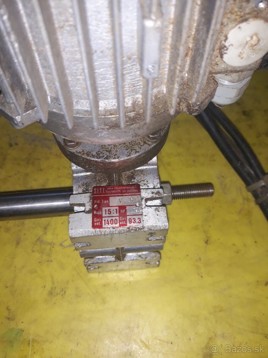 Motor s prevodovkou - 2