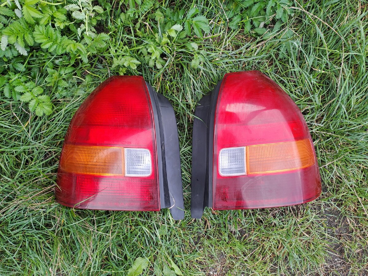 Zadné svetlá Honda civic 6g Hatchback - 2