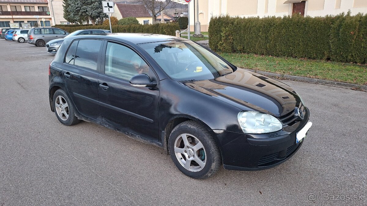 Volkswagen Golf 5 1.4 benzín - 2
