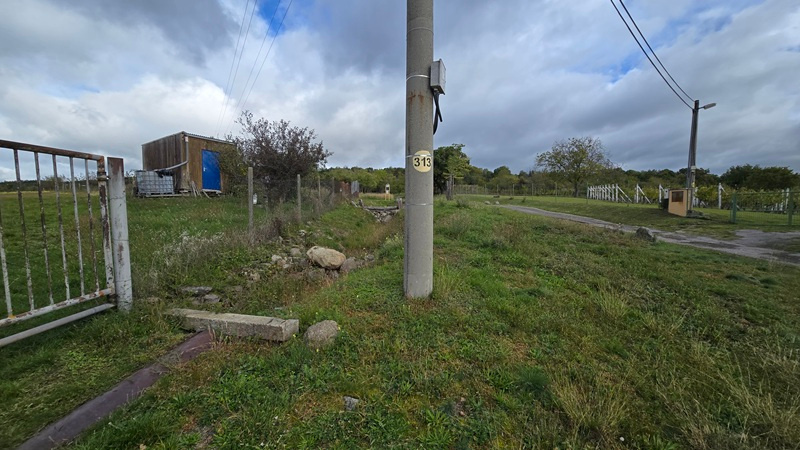 Veľký pozemok v obci Rybník - časť Kráľovka o výmere 3097 m2 - 2