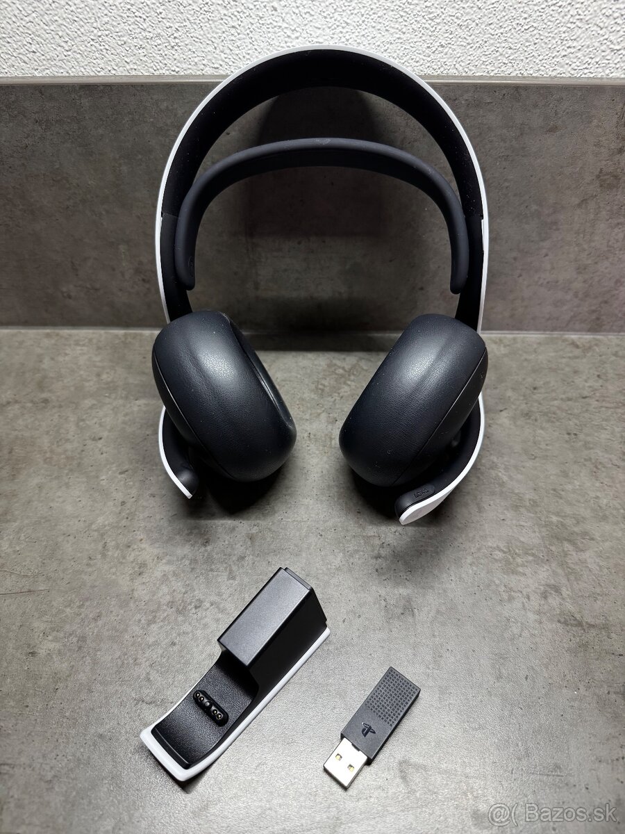 PlayStation 5 Pulse Elite Wireless Headset - 2