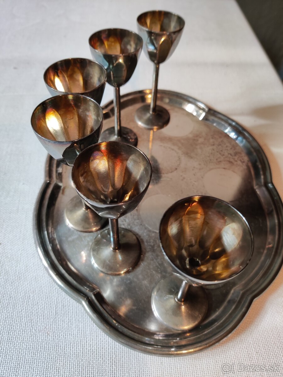 historická sada pohárov s táckou - 2