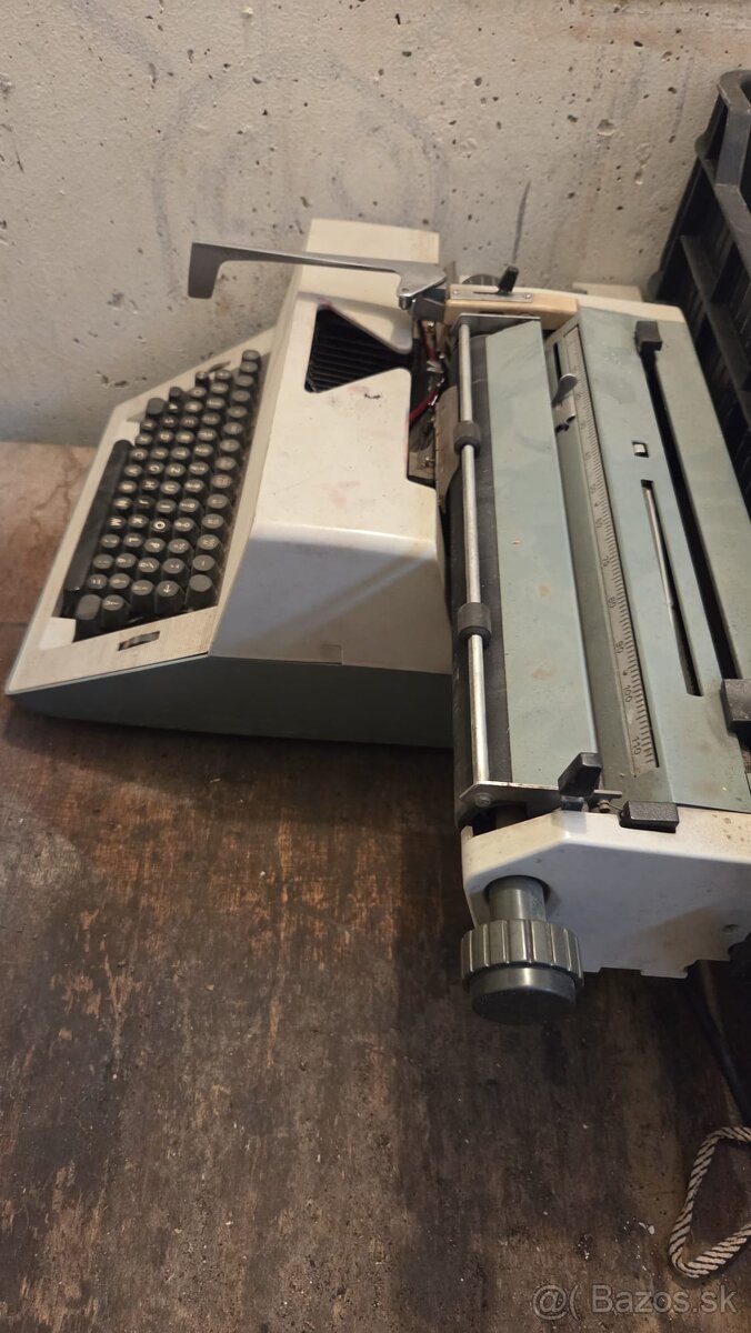 Robotron 20 pisaci stroj - 2