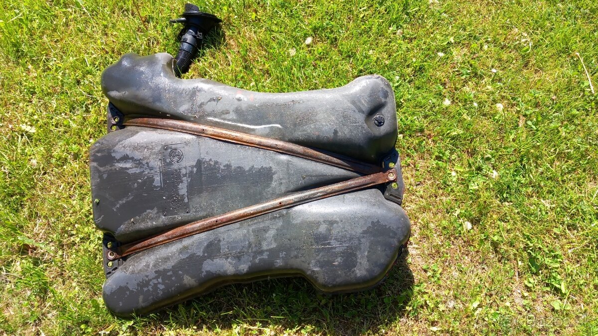 Fiat Bravo 1 - 1.4L 12v nádrž - 2