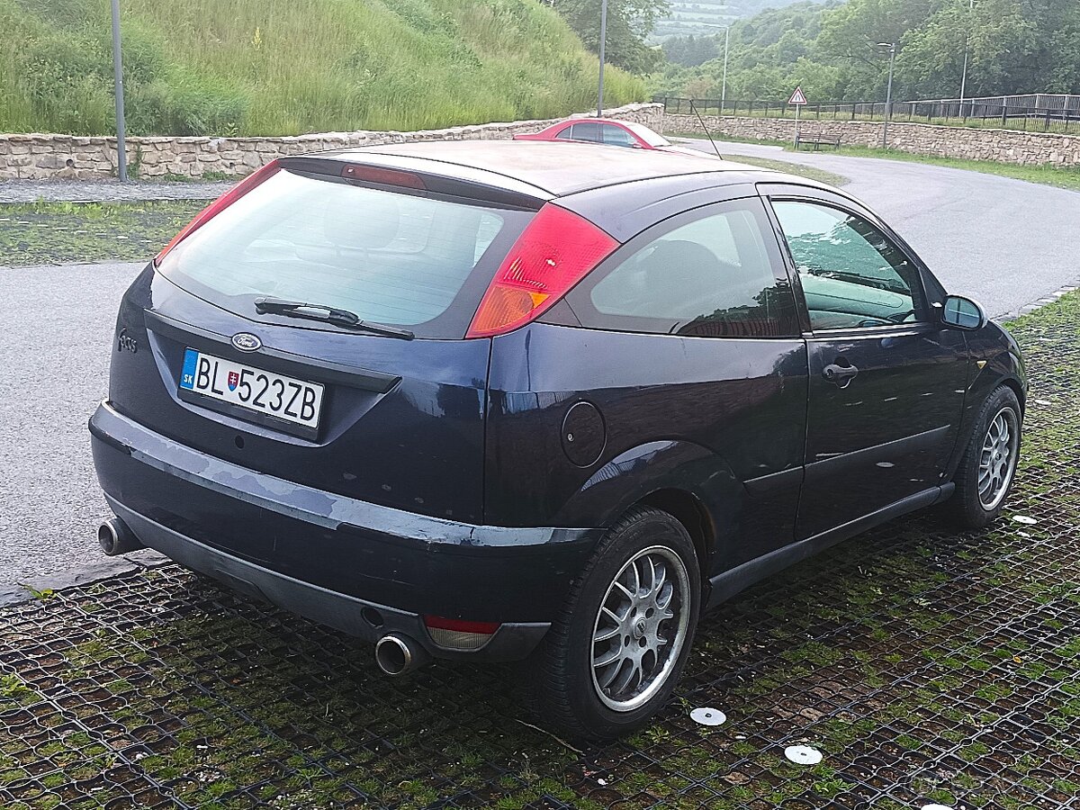 Ford FOCUS 2.0i 16v Sport - 2