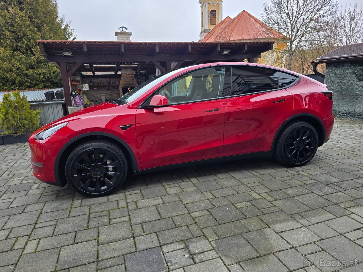 Tesla Model Y Premium Long Range AWD 514PS Fabrická Záruka - 2
