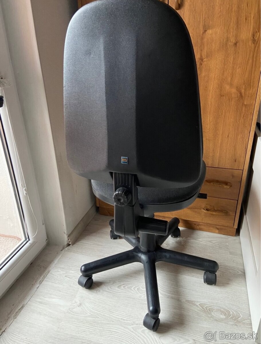 KANCELÁRSKA STOLIČKA - 2
