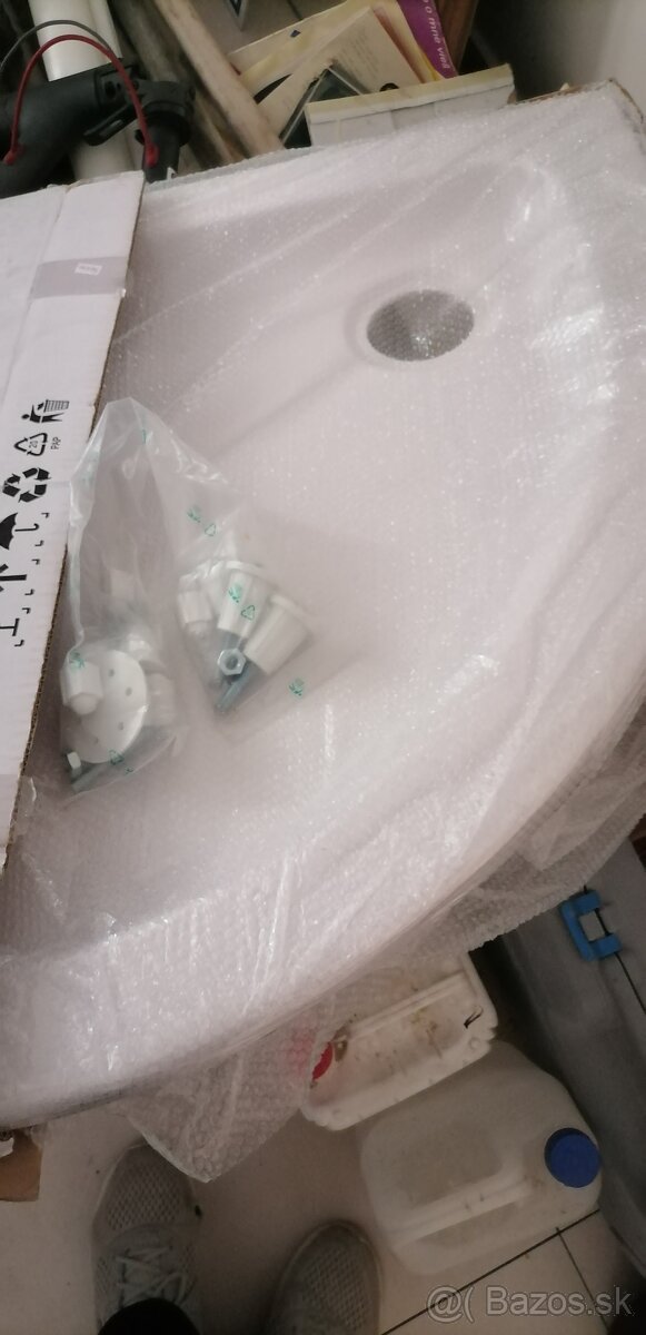 Predam sprchovú vaničku. - 2