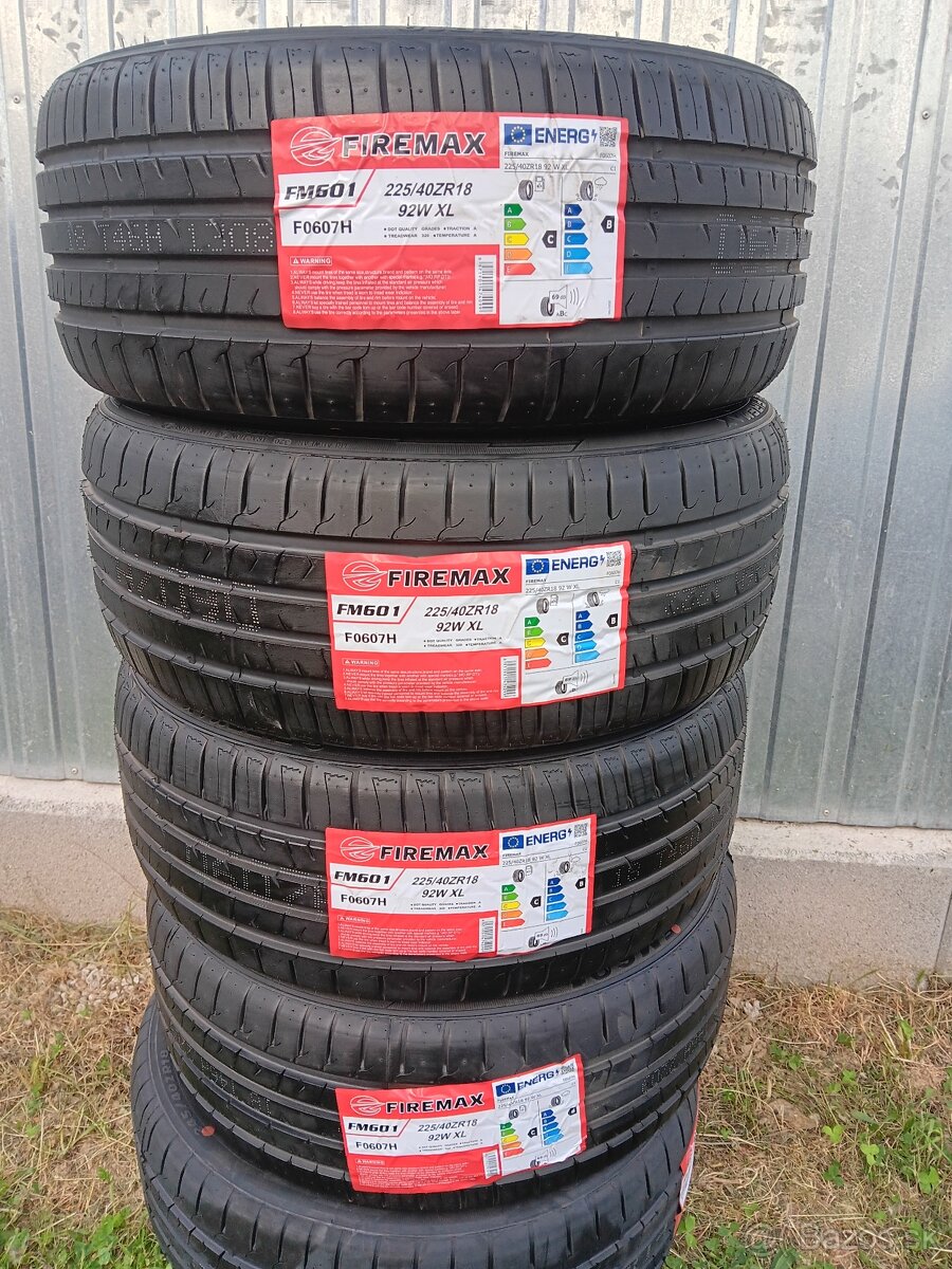 225/40R18 letné - 2