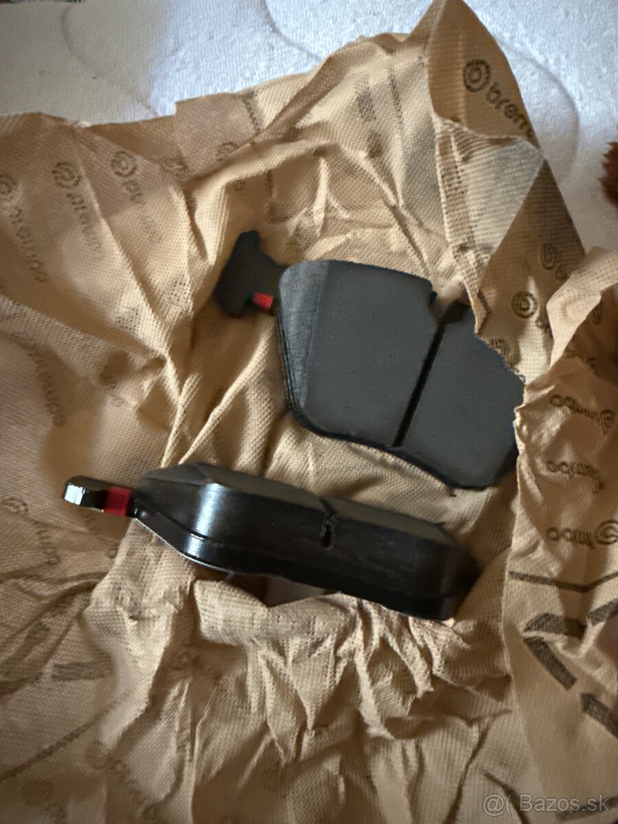 Brembo brzdové platničky BMW - 2