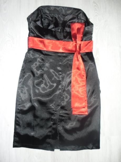 Čierne šaty s červenou stuhou zn. Ever-Pretty - 2