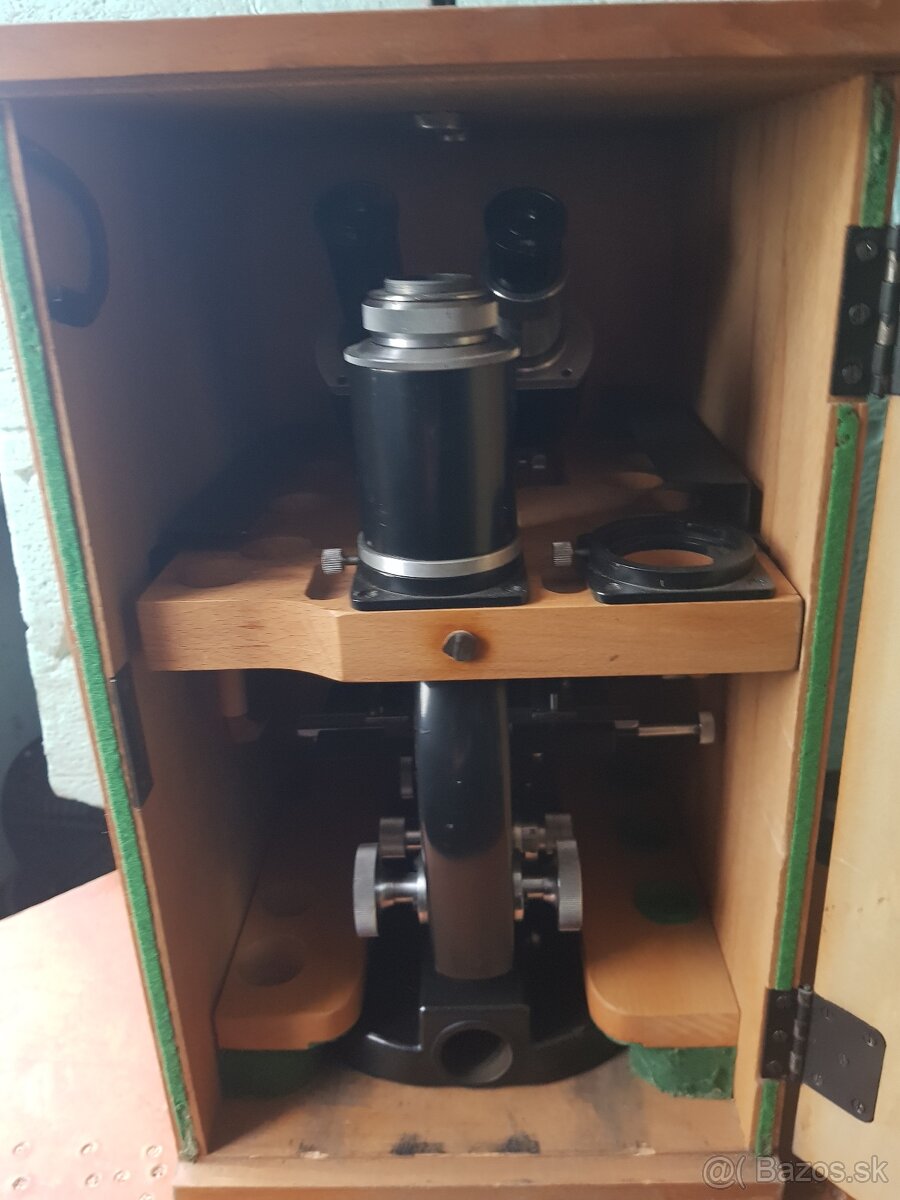 laboratórny mikroskop MEOPTA. V drevenej skrinke - 2