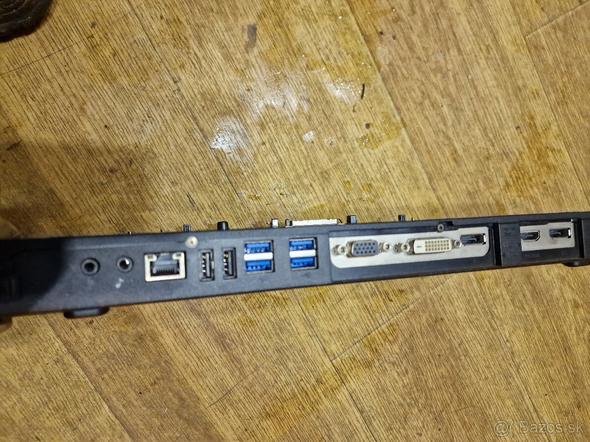 Predam dokovaciu stanicu toshiba k notebook - 2