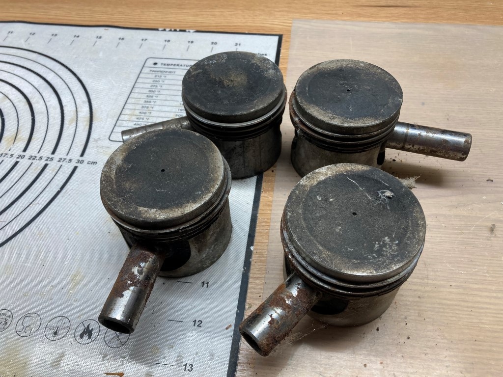 Predám piesty vhodné ako ozdoba - 2