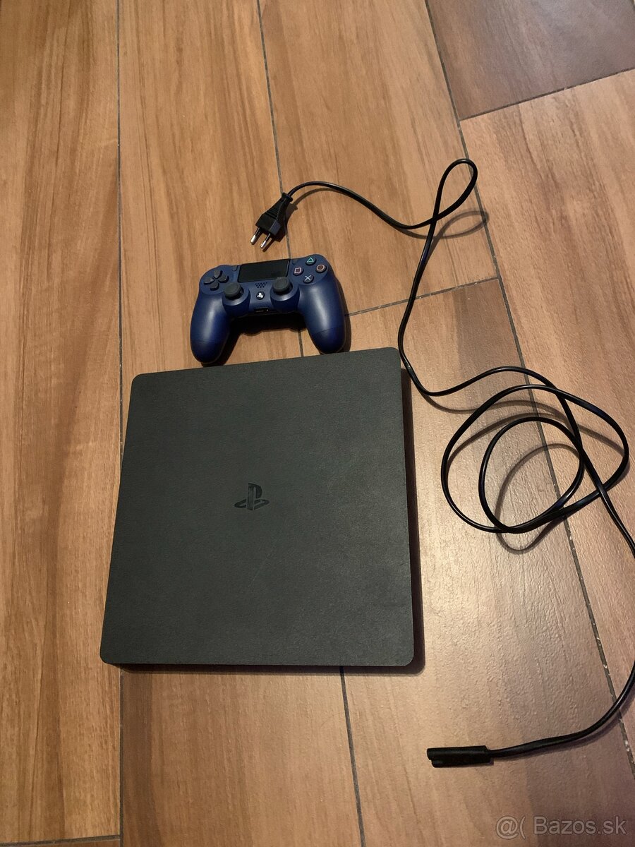 Predám PlayStation4 Slim 500GB - 2