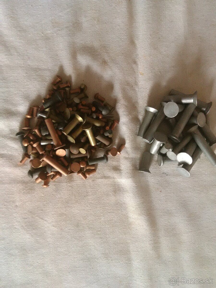 Rozklepávacie nity - 2