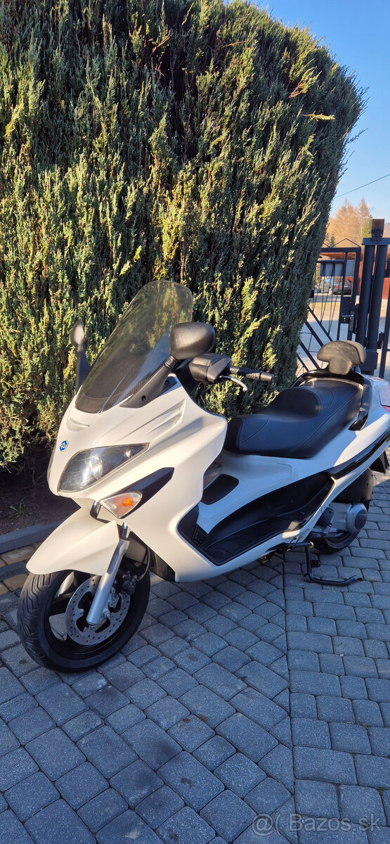 Piaggio Xevo 125 - 2