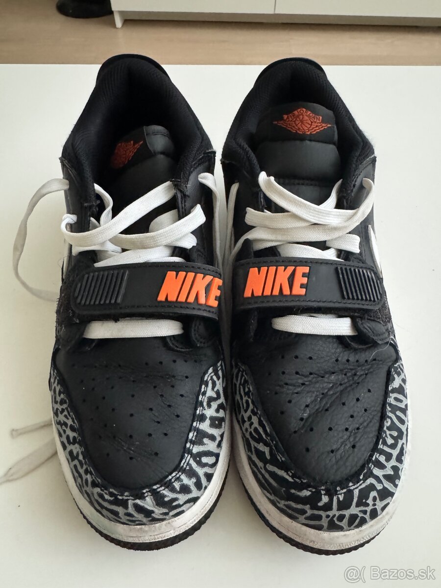 Nike AIR MAX Jordan - 2