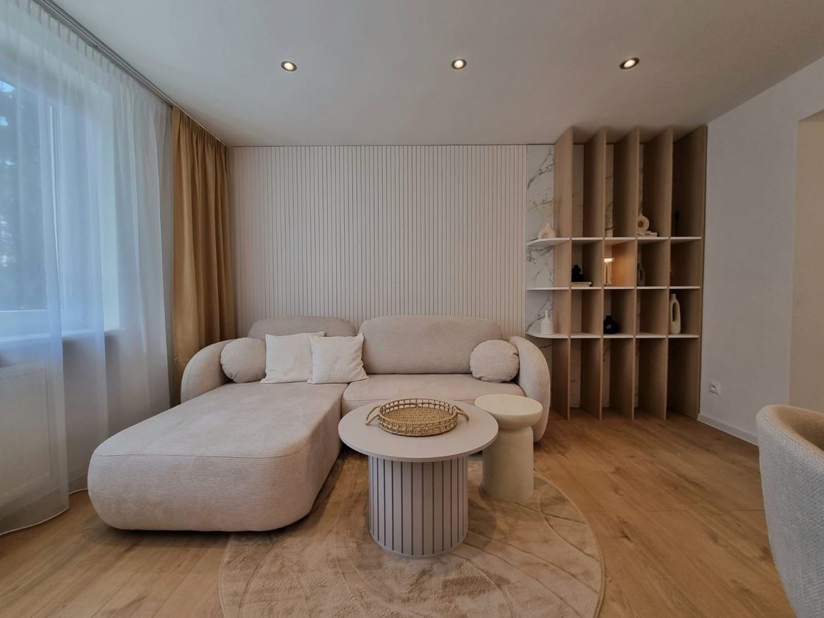 PRENÁJOM – EXKLUZÍVNY, NADŠTANDARDNÝ 2-IZBOVÝ BYT (71 m²) V - 2