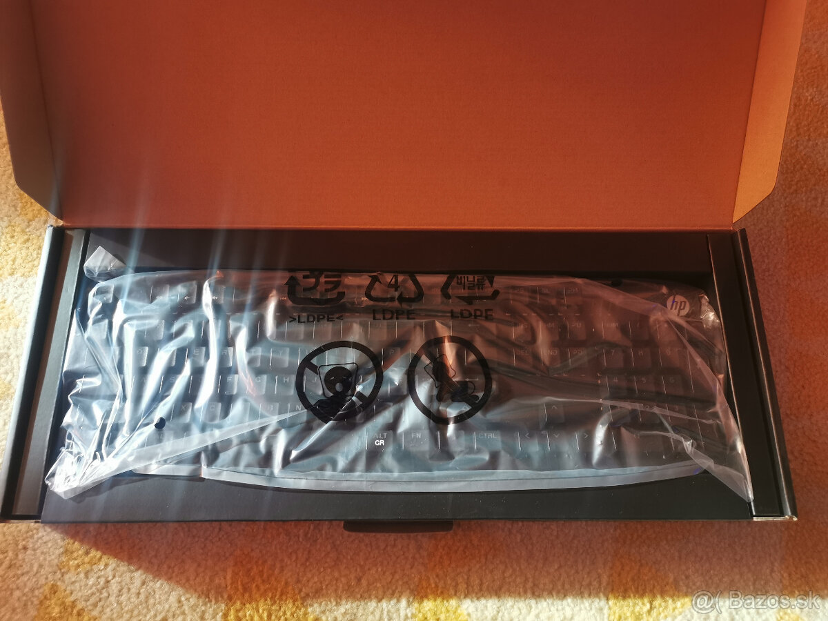 HP klavesnica pavilion 550 - 2