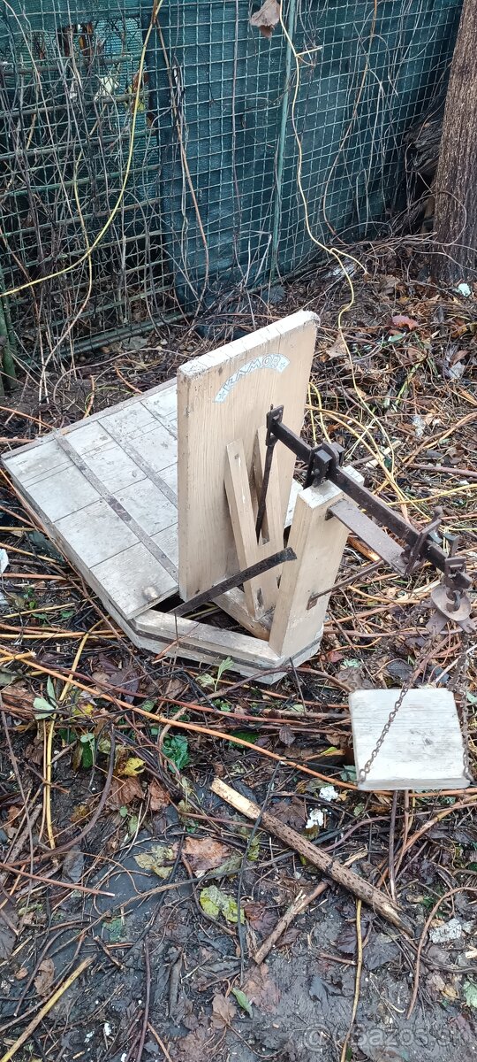 Darujem starú váhu decimalku. - 2