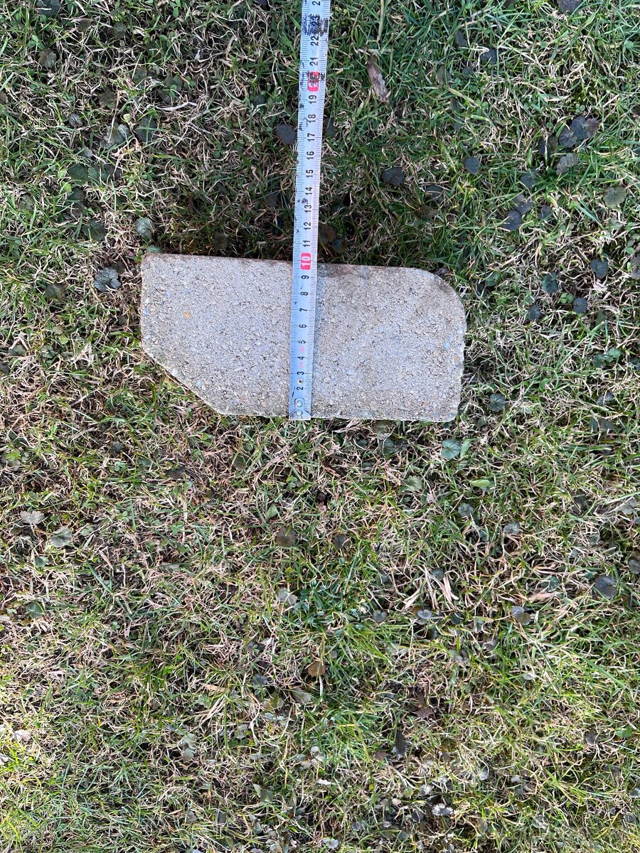 Predám betónové obrubníky - 2