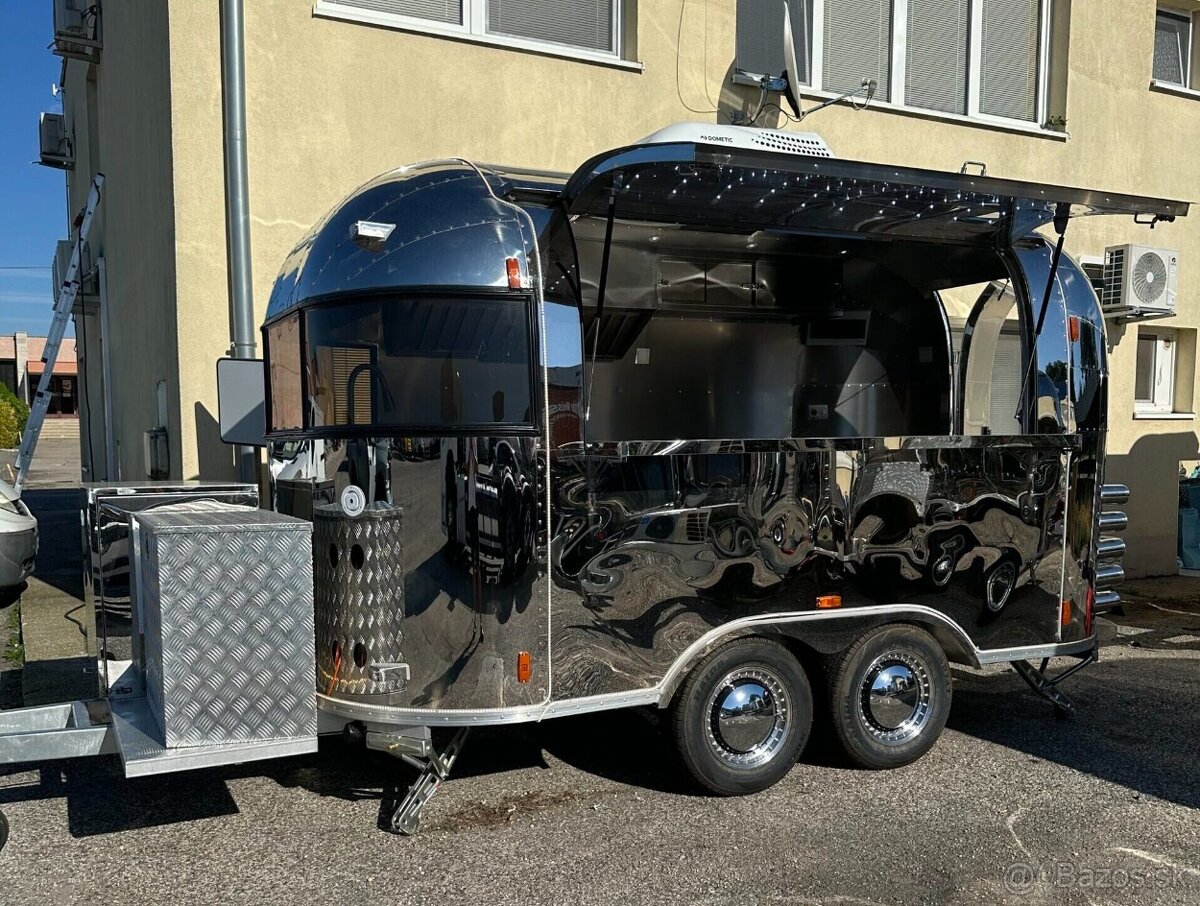 Prenájom gastro prívesu v štýle "Airstream" - 2