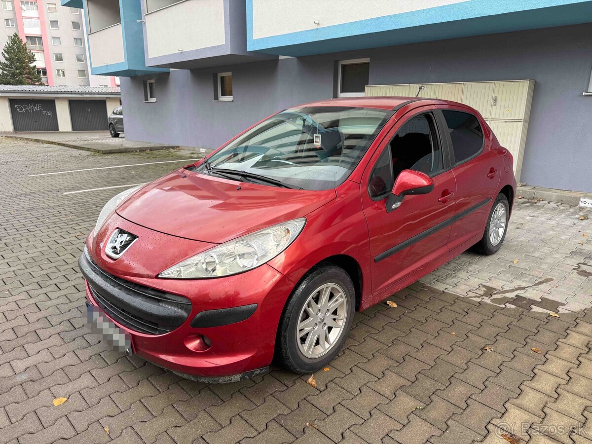 Peugeot 207 1.4 i - 2