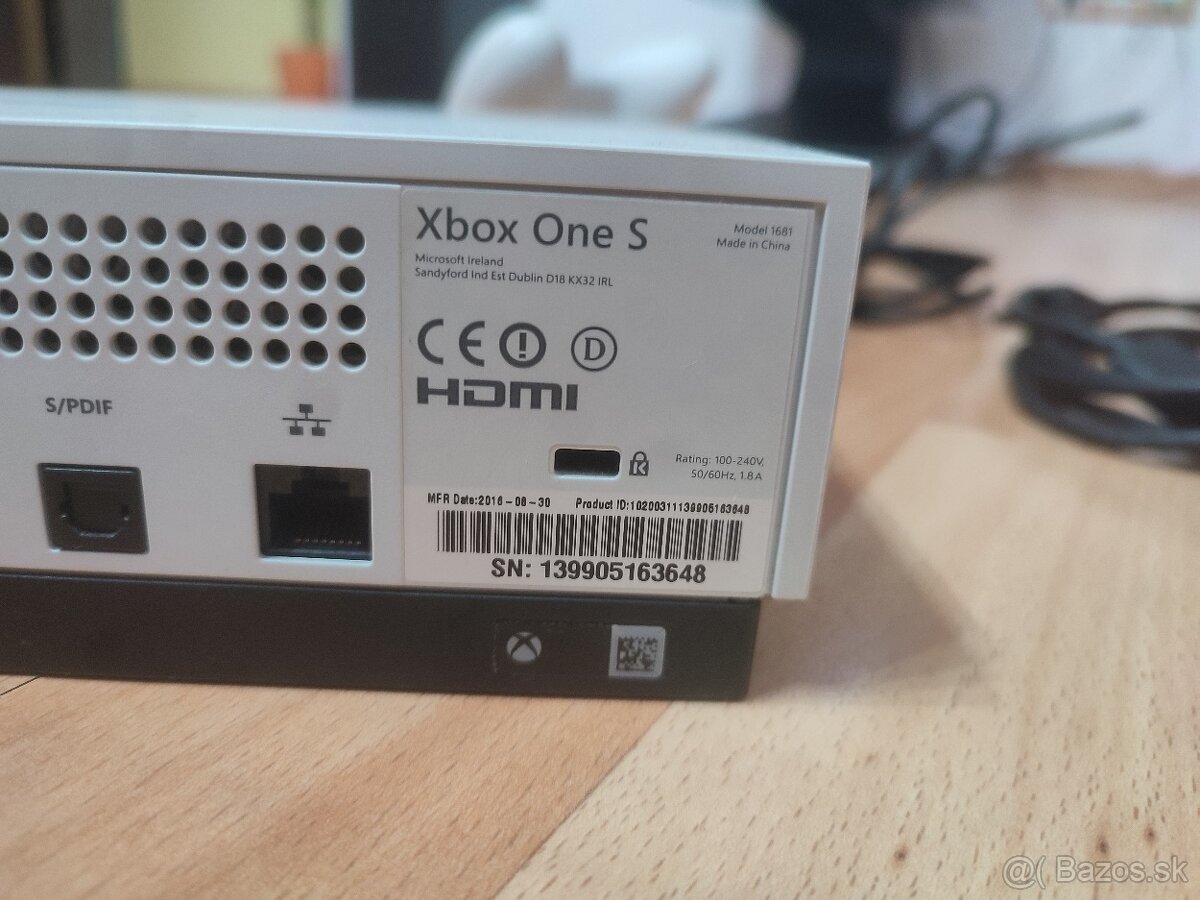 Xbox One S - 2