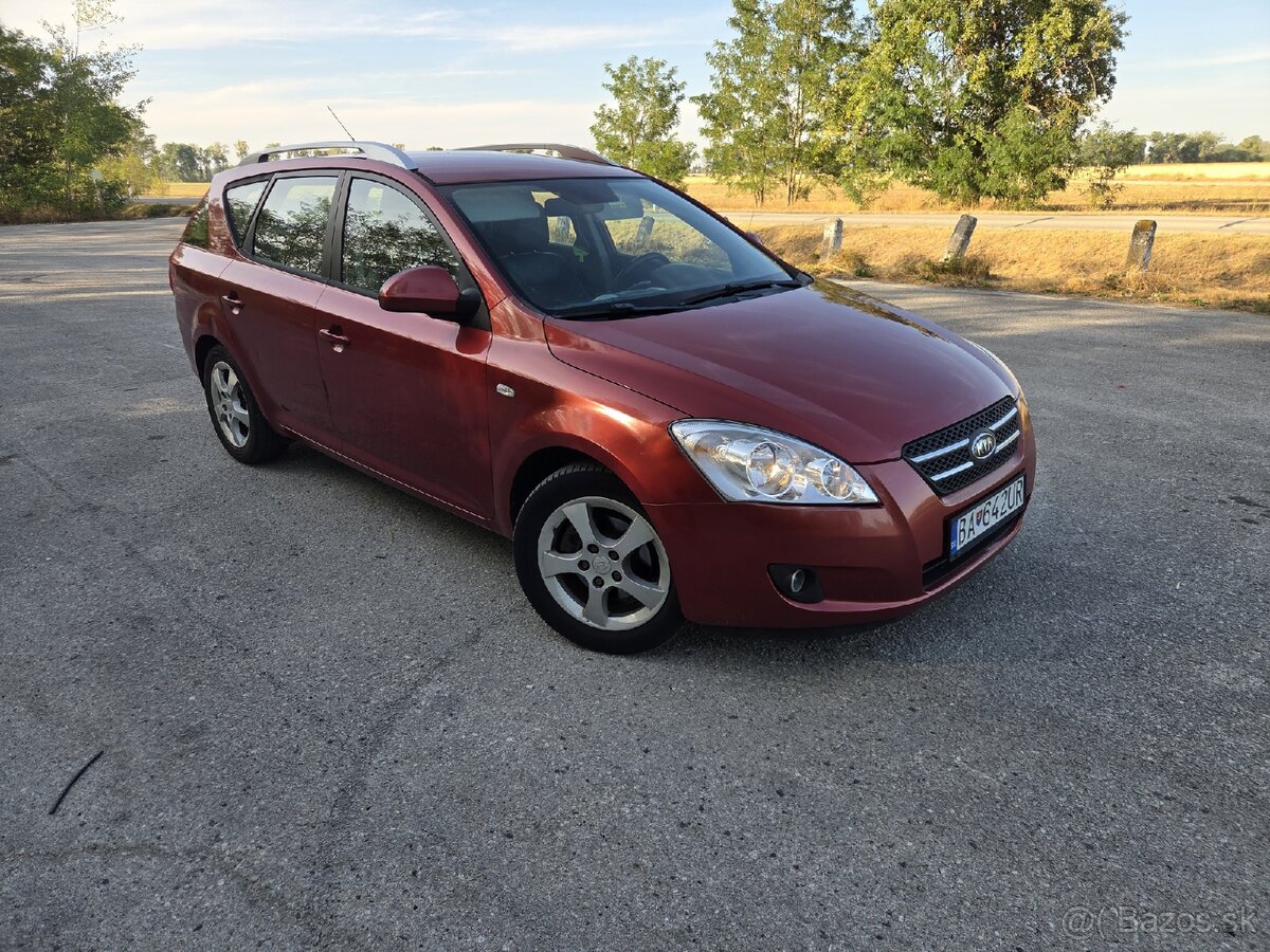 Kia ceed 1.6 crdi Nová STK - 2