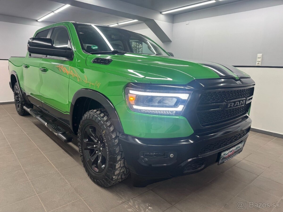 Dodge RAM 1500 Laramie Crew Cab 4x4