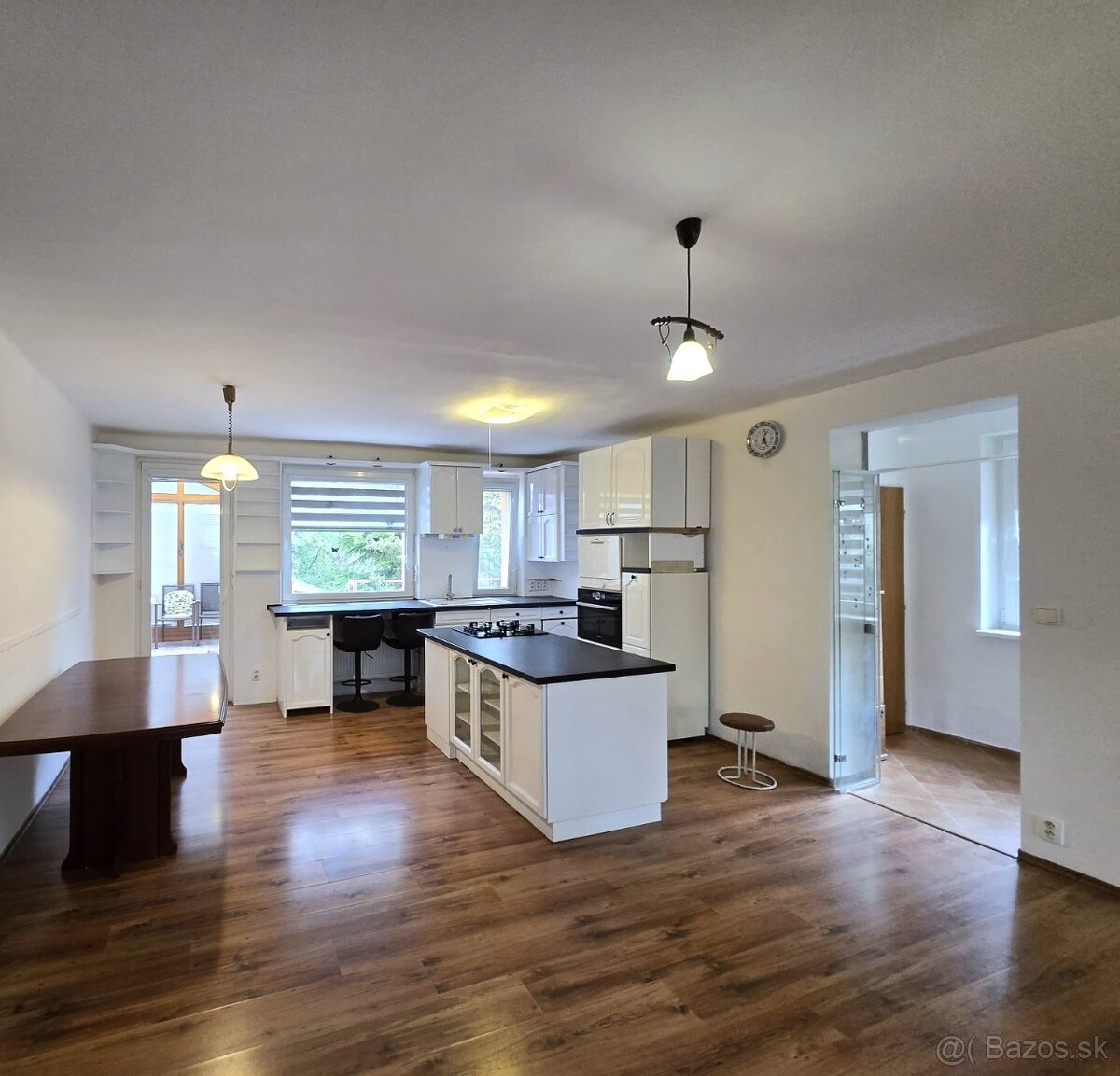 Predaj - 5 izbový dvojgeneračný rodinný dom-Rajka Maďarsko - 2