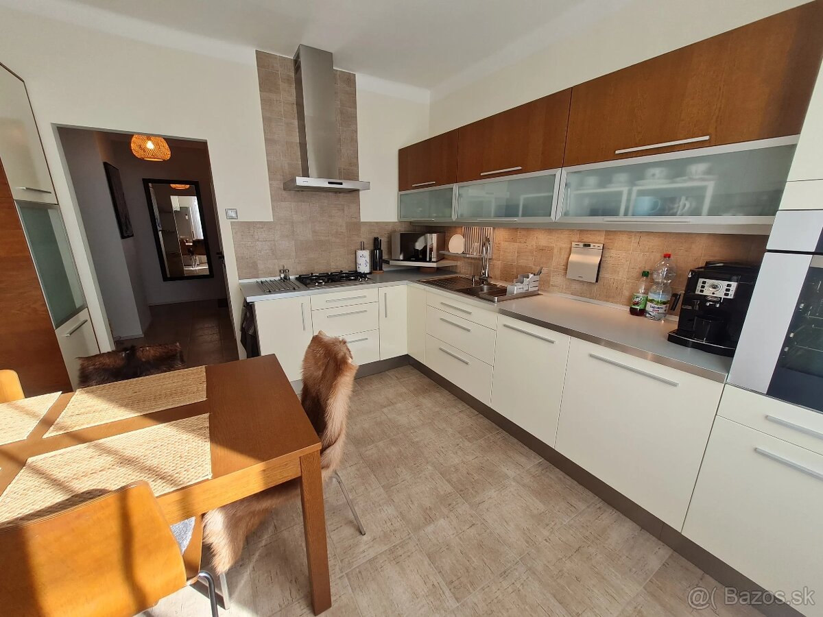 OC NIVY" 2-IZB BYT oproti OC NIVY, TWIN CITY, CBCčko - 2