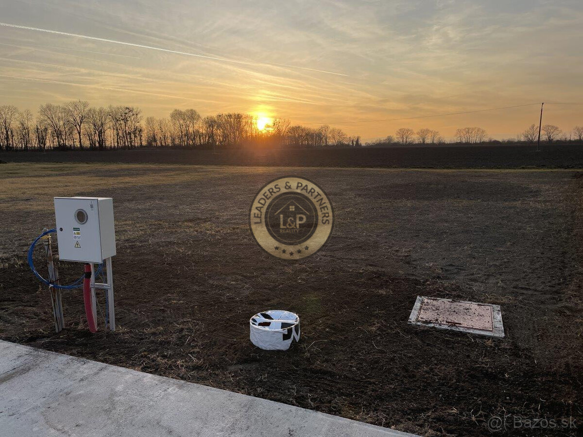 REZERVOVANÉ-Na predaj stavebný pozemok v obci Veľký Grob - 2