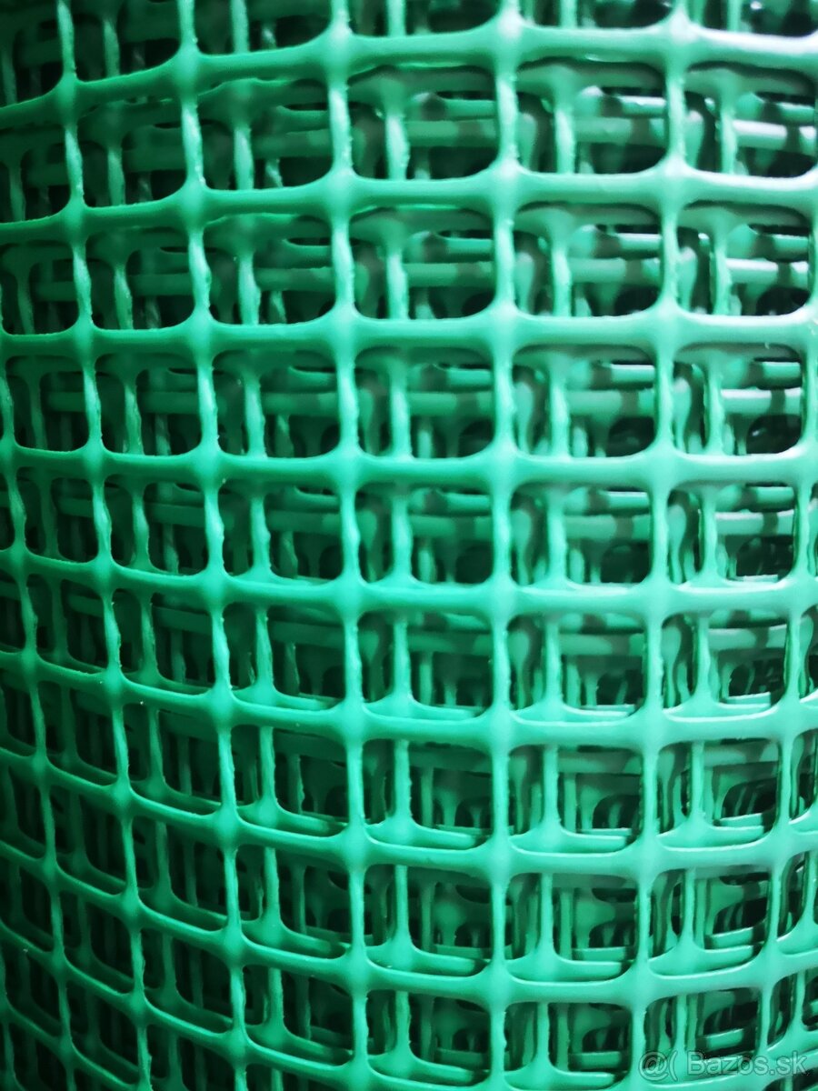 Plastové pletivo 1,2x25m zelené a čierne - 2