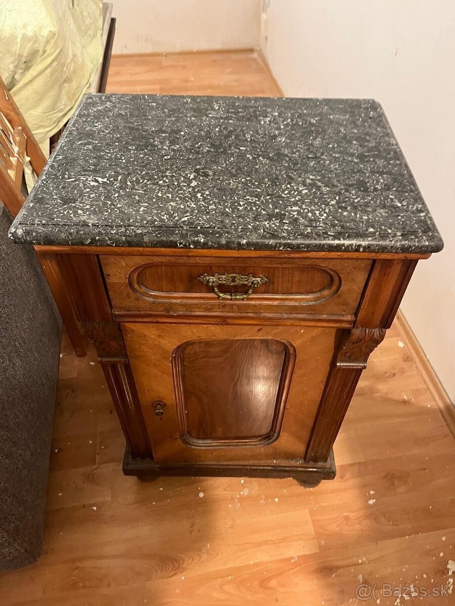 Predám starožitný nábytok - 2