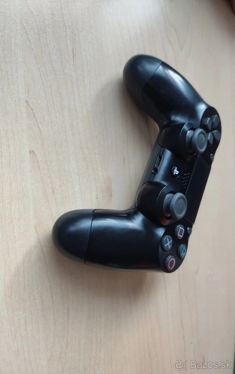 Ovládač Sony PS4 - 2