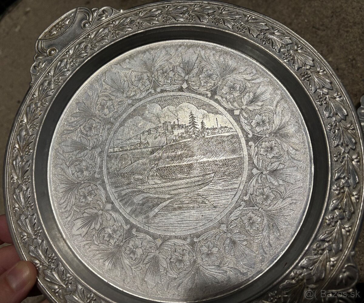 Starožitné kovové taniere a tácka - 2