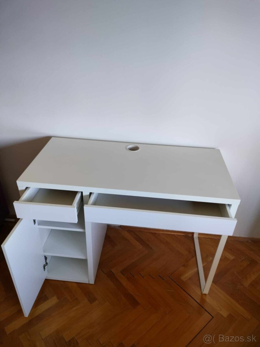 Pracovný/písací stôl - 2