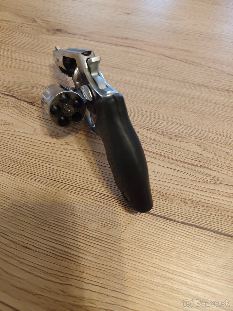 Revolvert Taurus 605,357 MAG. - 2